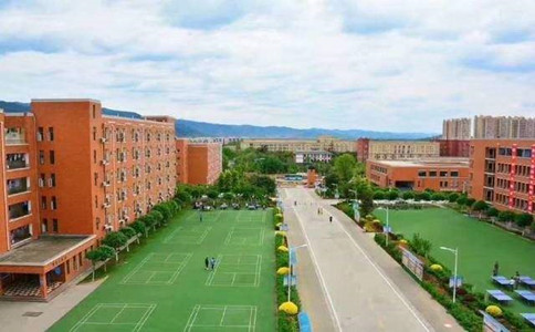 成都卫校图 成都卫校图