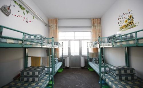 成都卫校宿舍图 成都卫校宿舍图