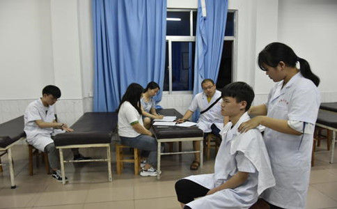 成都卫校针灸推拿专业图 成都卫校针灸推拿专业图