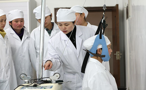 成都卫校康复治疗图 成都卫校康复治疗图