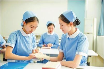 成都护理专业图
